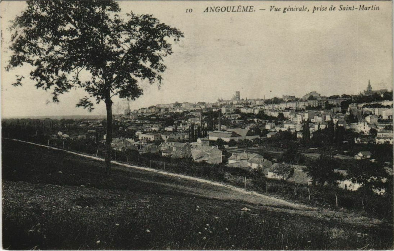 Carte postale ancienne Angouleme- vue generale France à Angoulême