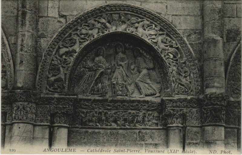 Carte postale ancienne Angouleme- Cathedrale Saint Pierre, Voussure France à Angoulême
