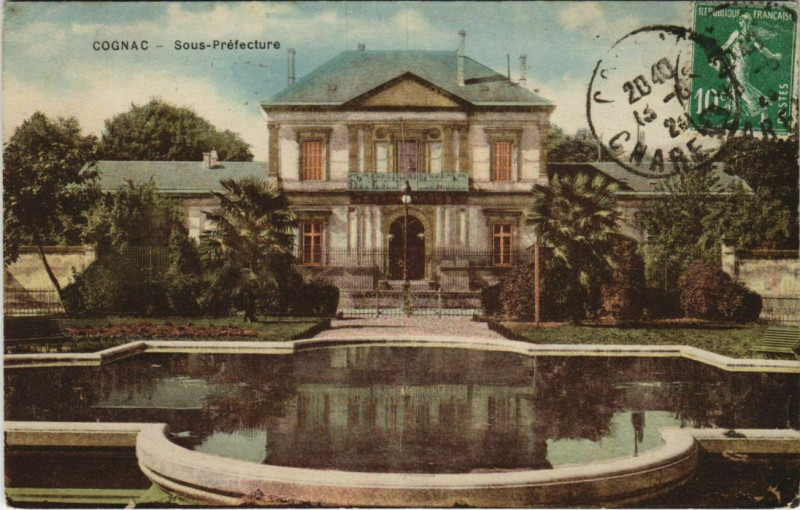 Carte postale ancienne Cognac- Sous Prefecture France à Cognac