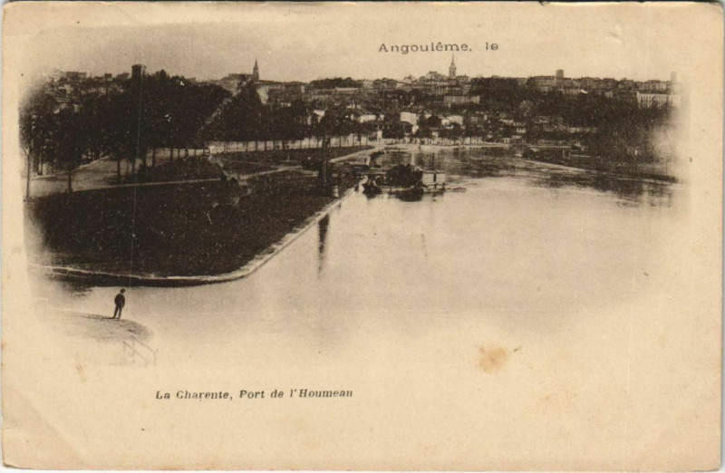 Carte postale ancienne Angouleme- La Charente,Port de l'Houmeau France à Angoulême