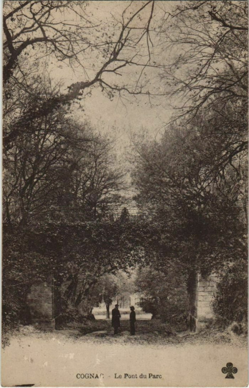 Carte postale ancienne Cognac- Le Pont du Parc France à Cognac