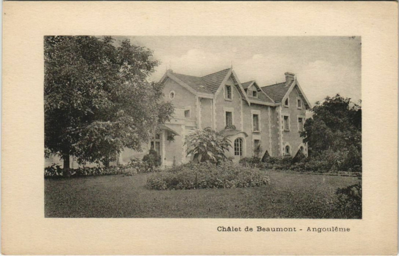 Carte postale ancienne Angouleme- Chalet de Beaumont France à Angoulême