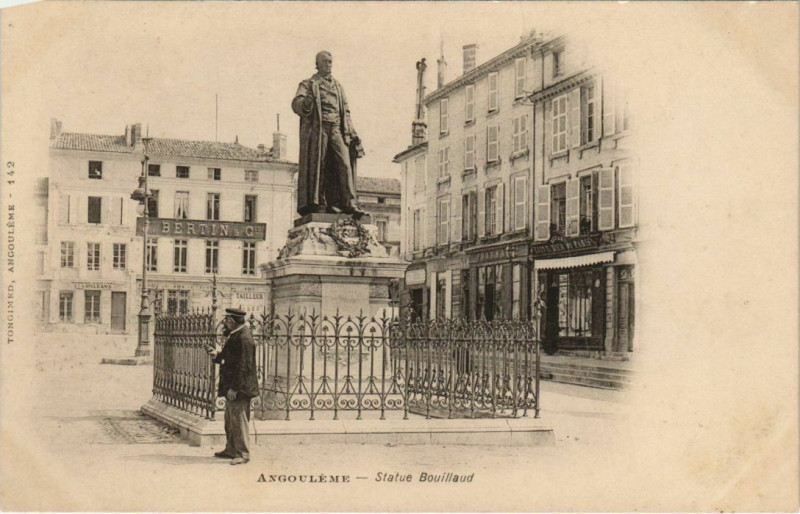 Carte postale ancienne Angouleme- Statue Bouillaud France à Angoulême