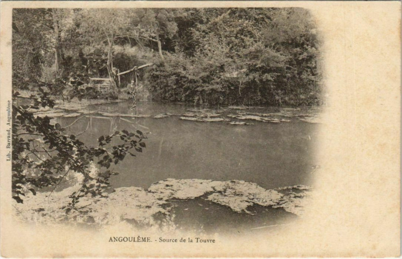 Carte postale ancienne Angouleme- Source de la Touvre France à Angoulême