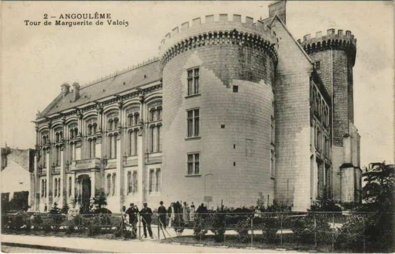 Carte postale ancienne Angouleme- Tour de Marguerite de Valois France à Angoulême