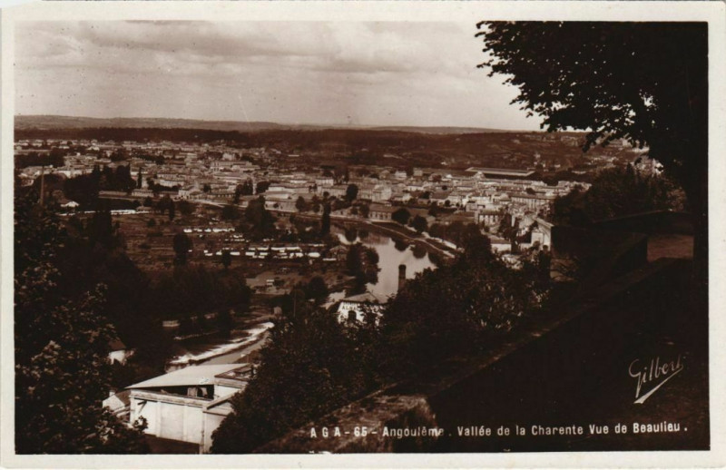 Carte postale ancienne Angouleme- Vallee de la Charente France à Angoulême