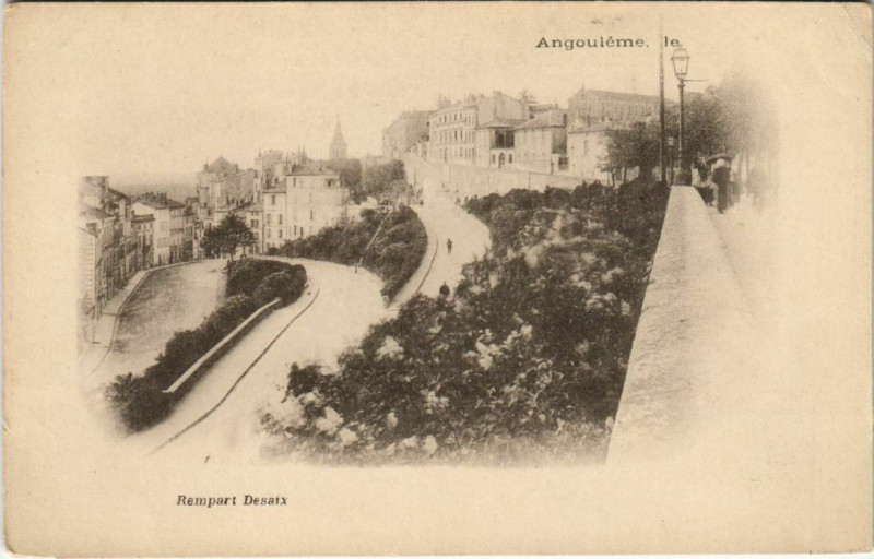 Carte postale ancienne Angouleme- Rempart Desaix France à Angoulême