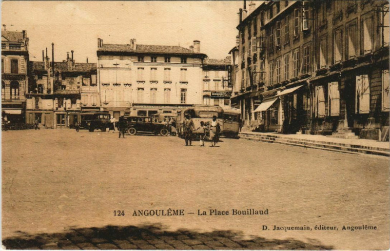 Carte postale ancienne Angouleme- Place Bouillaud France à Angoulême