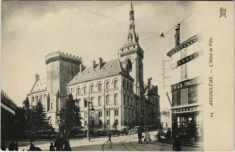 Carte postale ancienne Angouleme- Hotel de Ville France à Angoulême