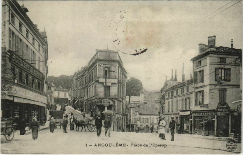 Carte postale ancienne Angouleme- Place de l'Eperon France à Angoulême