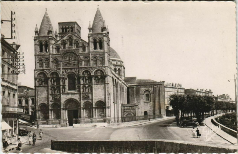 Carte postale ancienne Angouleme- Cathedrale Saint Pierre France à Angoulême