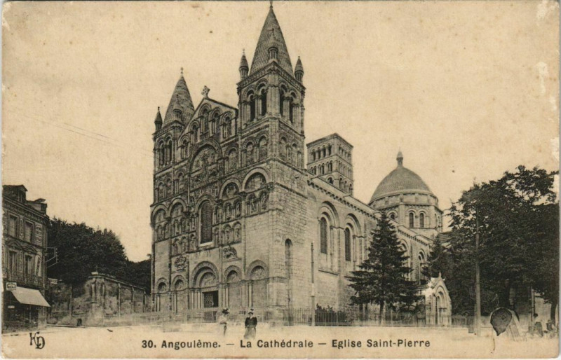Carte postale ancienne Angouleme- Cathedrale Saint Pierre France à Angoulême