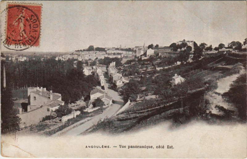 Carte postale ancienne Angouleme- vue panoramique France à Angoulême