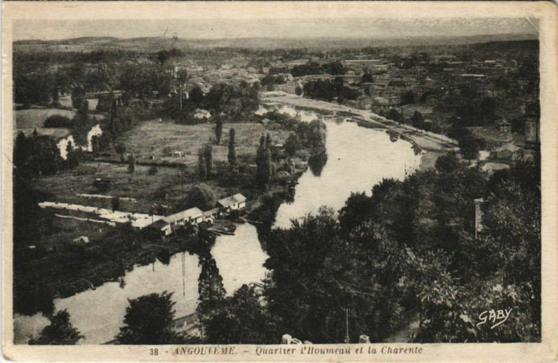 Carte postale ancienne Angouleme- Quartier l'Houmeau et la Charente France à Angoulême