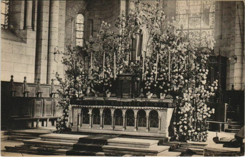 Carte postale ancienne Angouleme- Cathedrale, Inneres France à Angoulême