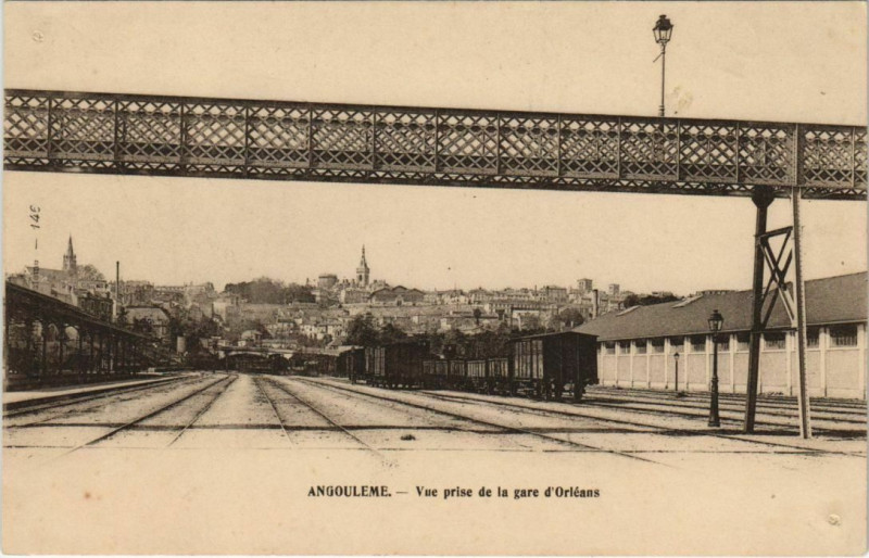 Carte postale ancienne Angouleme- vue prise de la Gare d'Orleans France à Angoulême
