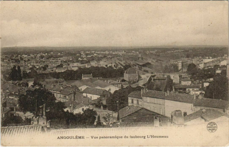 Carte postale ancienne Angouleme- vue panoramique France à Angoulême