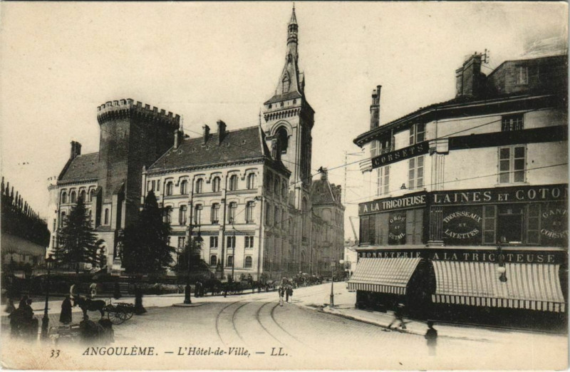 Carte postale ancienne Angouleme- Hotel de Ville France à Angoulême