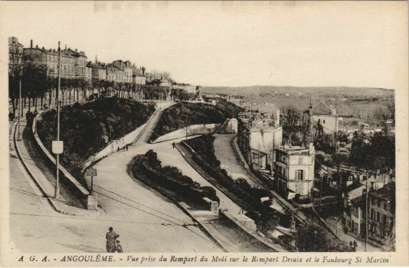 Carte postale ancienne Angouleme- Remparts Desaix et du Midi France à Angoulême