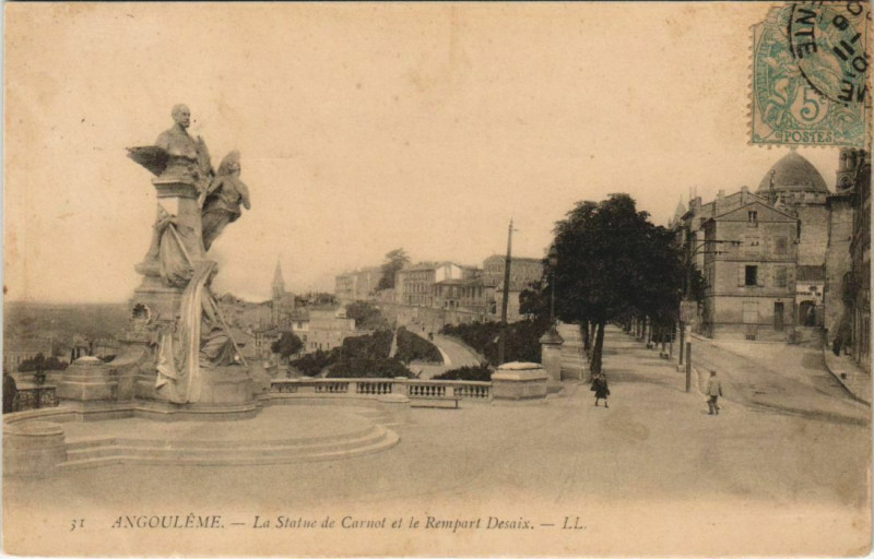 Carte postale ancienne Angouleme- Statue de Carnot et le Rempart Desaix France à Angoulême