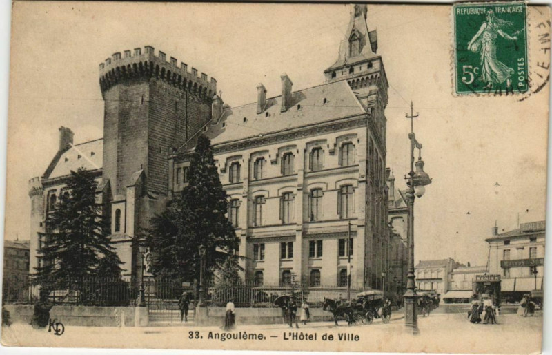 Carte postale ancienne Angouleme- Hotel de Ville France à Angoulême