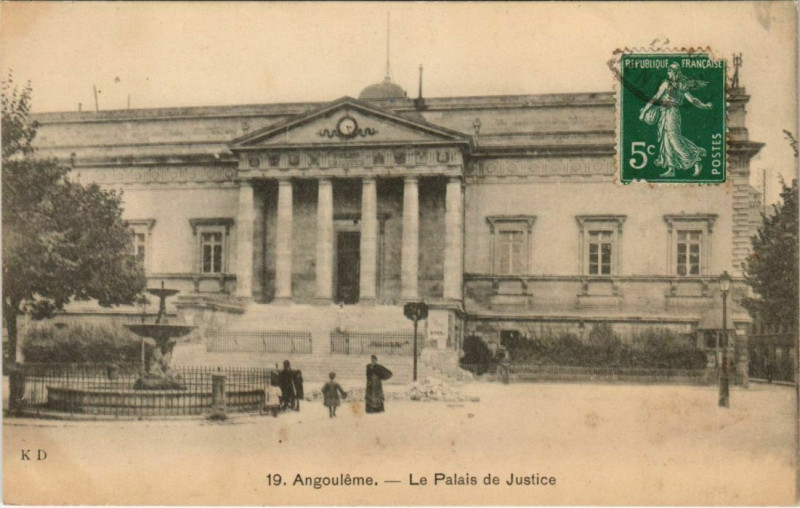 Carte postale ancienne Angouleme- Le Palais de Justice France à Angoulême