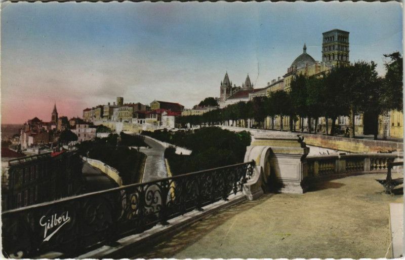 Carte postale ancienne Angouleme- Rempart Desaix France à Angoulême