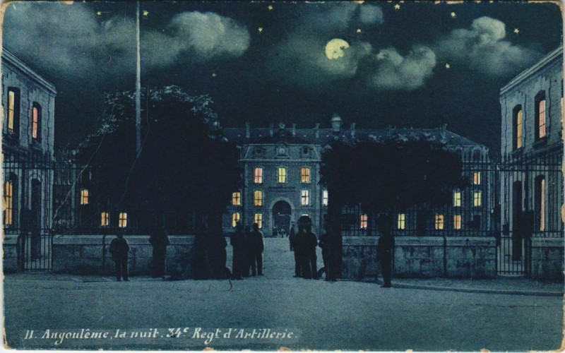 Carte postale ancienne Angouleme- la nuit,34e d'Artillerie France à Angoulême