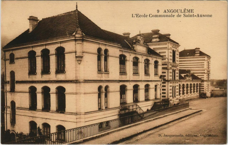 Carte postale ancienne Angouleme- Ecole Communale de Saint-Ausone France à Angoulême
