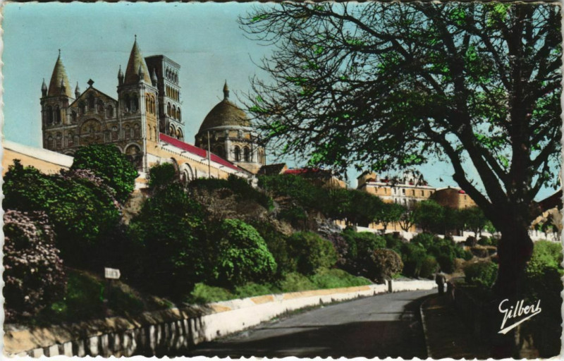 Carte postale ancienne Angouleme- Cathedrale Saint Pierre France à Angoulême