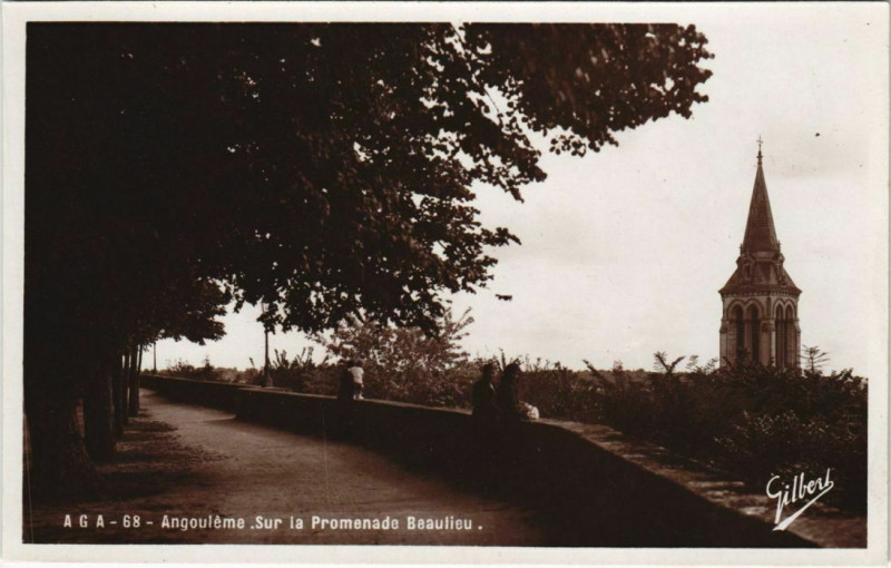 Carte postale ancienne Angouleme- sur la Promenade Beaulieu France à Angoulême