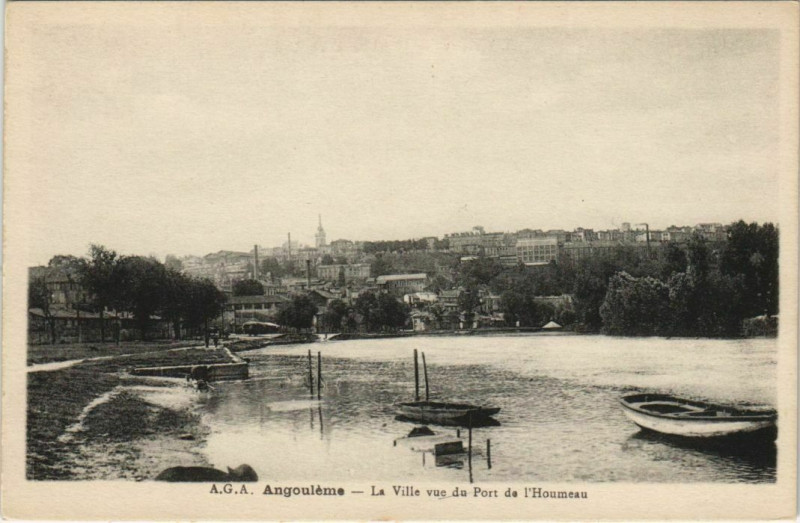 Carte postale ancienne Angouleme- La Ville vue du Port de l'Houmeau France à Angoulême