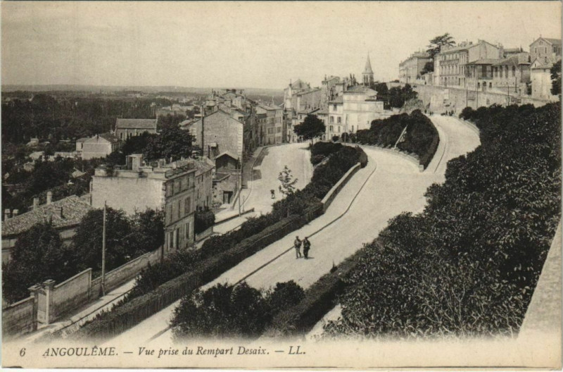 Carte postale ancienne Angouleme- vue prise du Rempart Desaix France à Angoulême