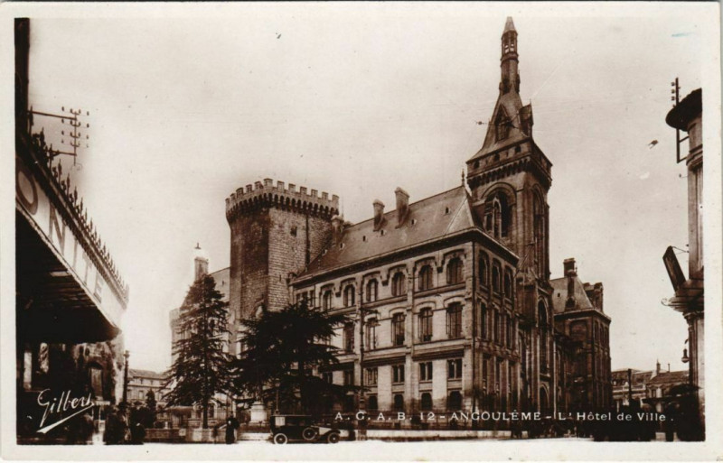 Carte postale ancienne Angouleme- Hotel de Ville France à Angoulême