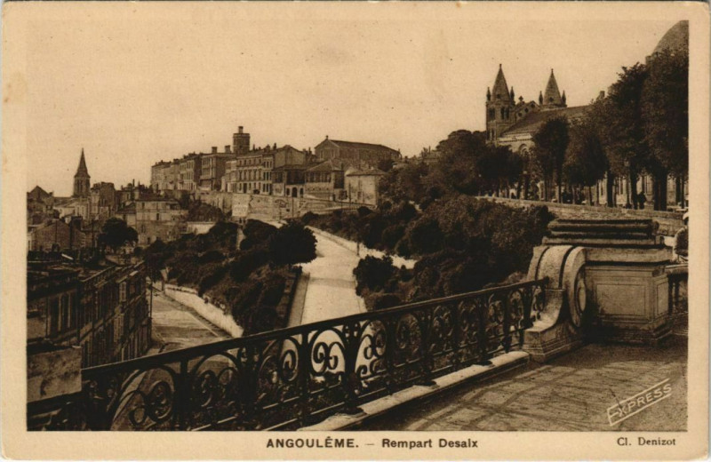 Carte postale ancienne Angouleme- Rempart Desaix France à Angoulême