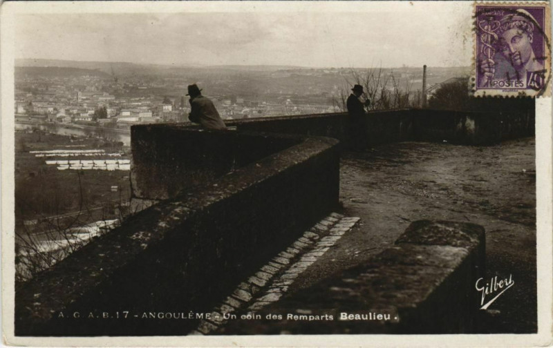 Carte postale ancienne Angouleme- Un coin des Remparts Beaulieu France à Angoulême