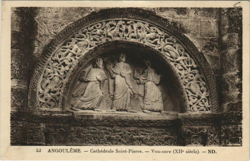 Carte postale ancienne Angouleme- Cathedrale Saint Pierre ,Voussure France à Angoulême