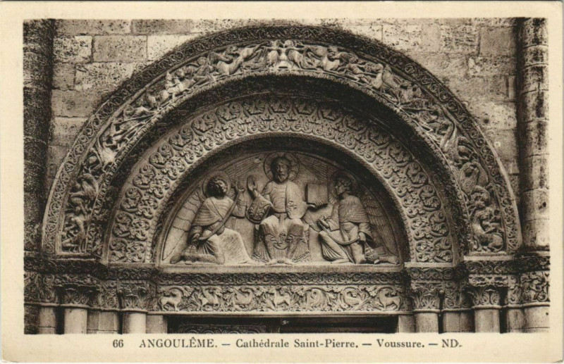Carte postale ancienne Angouleme- Cathedrale Saint Pierre ,Voussure France à Angoulême