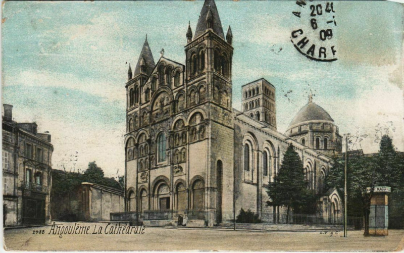 Carte postale ancienne Angouleme- La Cathedrale France à Angoulême