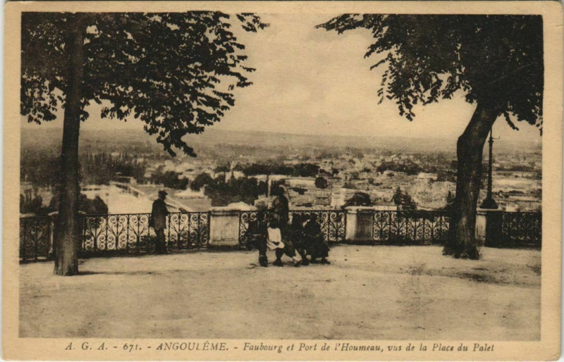 Carte postale ancienne Angouleme- Faubourg L'Houmeau France à Angoulême