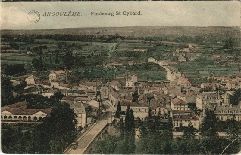 Carte postale ancienne Angouleme- Faubourg Saint Cybard France à Angoulême