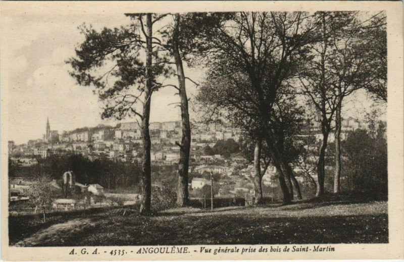 Carte postale ancienne Angouleme- vue generale France à Angoulême