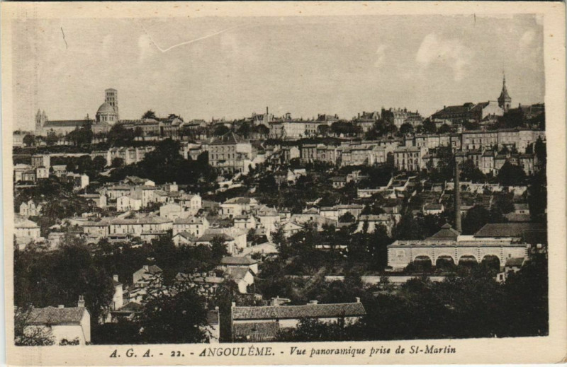 Carte postale ancienne Angouleme- vue panoramique France à Angoulême
