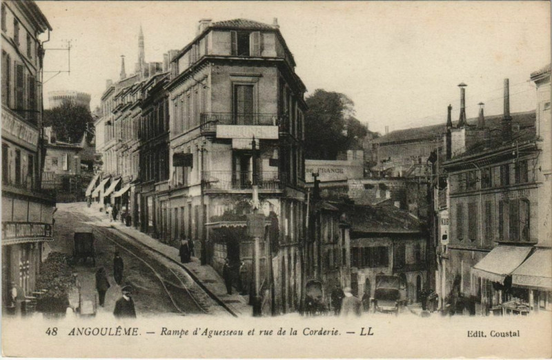 Carte postale ancienne Angouleme- Rampe d'Aguesseau&rue de la Corderie France à Angoulême