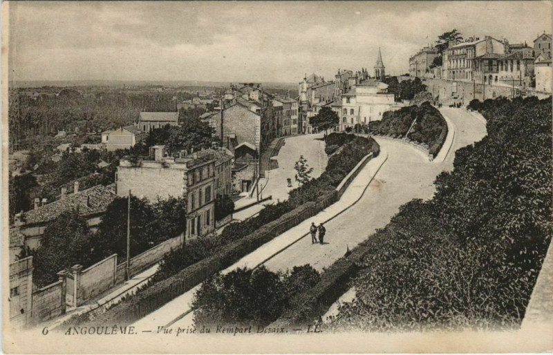 Carte postale ancienne Angouleme- vue prise du Rempart Desaix France à Angoulême