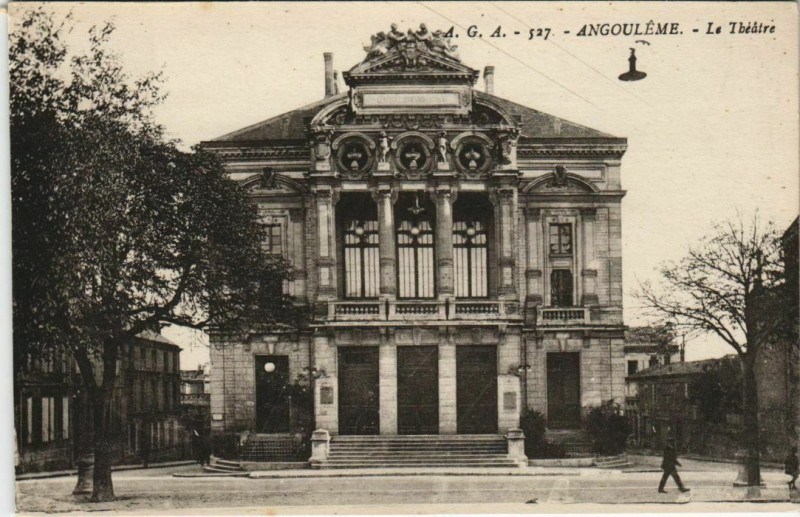 Carte postale ancienne Angouleme- Le Theatre France à Angoulême