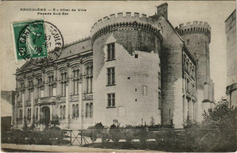 Carte postale ancienne Angouleme- Hotel de Ville France à Angoulême