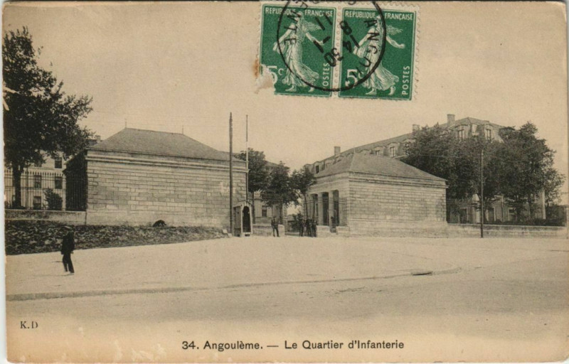 Carte postale ancienne Angouleme- Quartier d'Infanterie France à Angoulême