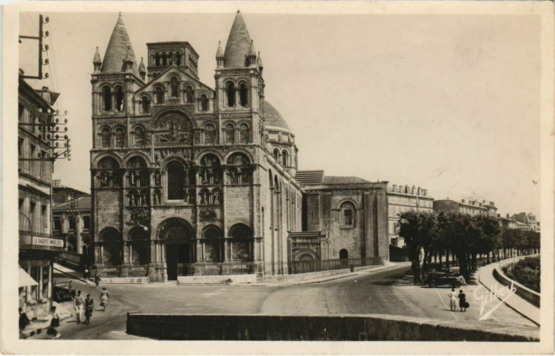 Carte postale ancienne Angouleme- Cathedrale Saint Pierre France à Angoulême