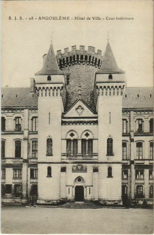 Carte postale ancienne Angouleme- Hotel de Ville France à Angoulême